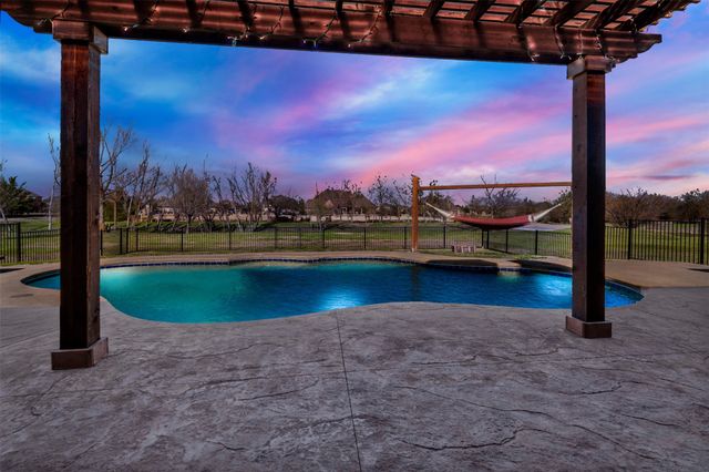 8 Chapel Hill Lane, Mclendon Chisholm, TX 75032