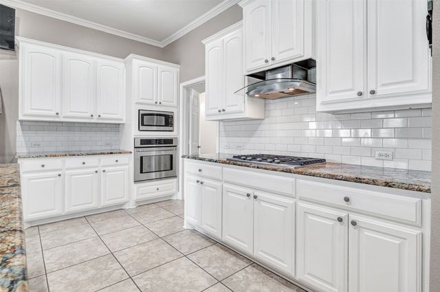 8 Chapel Hill Lane, Mclendon Chisholm, TX 75032
