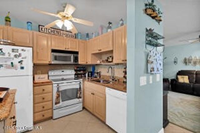 5 Vista Gardens Trail 202, Vero Beach, FL 32962
