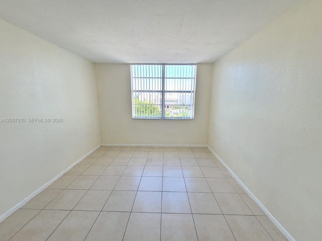 496 NW 165th St Rd D-409, Miami, FL 33169