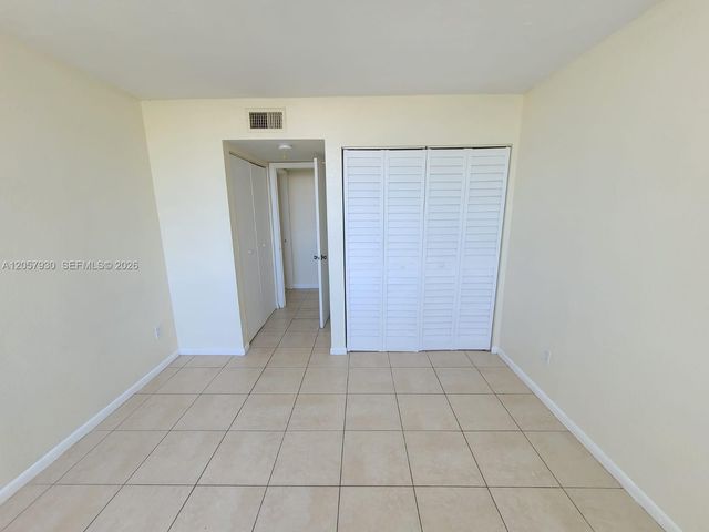 496 NW 165th St Rd D-409, Miami, FL 33169