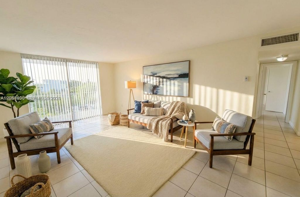 496 NW 165th St Rd D-409, Miami, FL 33169