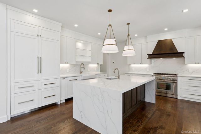 39 Potters Lane, New Rochelle, NY 10805