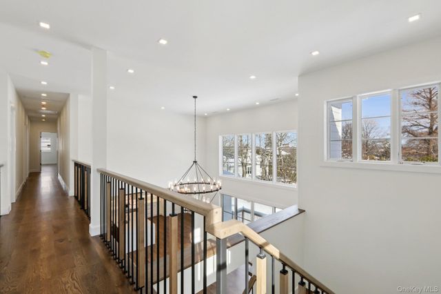 39 Potters Lane, New Rochelle, NY 10805