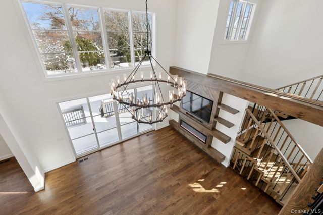 39 Potters Lane, New Rochelle, NY 10805