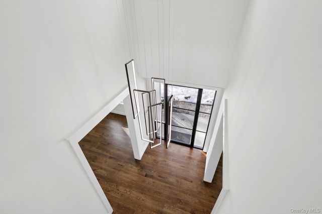 39 Potters Lane, New Rochelle, NY 10805