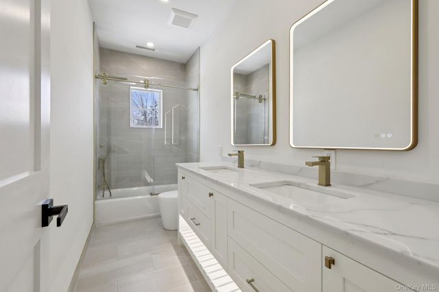 39 Potters Lane, New Rochelle, NY 10805