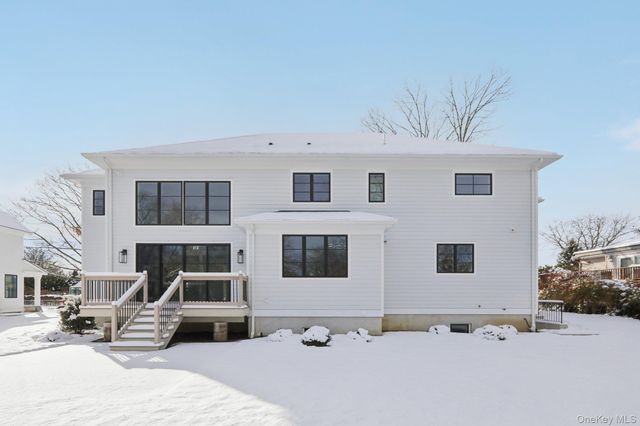 39 Potters Lane, New Rochelle, NY 10805