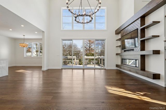 39 Potters Lane, New Rochelle, NY 10805