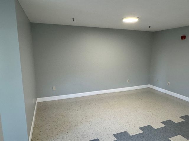 46 Amesbury 3A, Lawrence, MA 01840