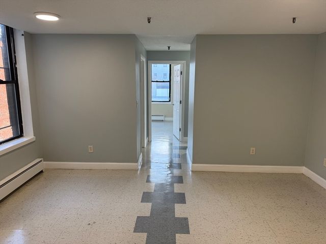 46 Amesbury 3A, Lawrence, MA 01840