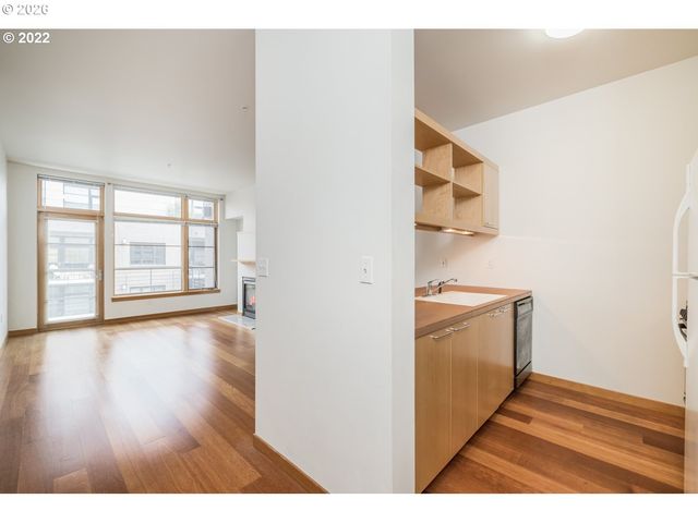 726 Nw 11TH Ave 204, Portland, OR 97209