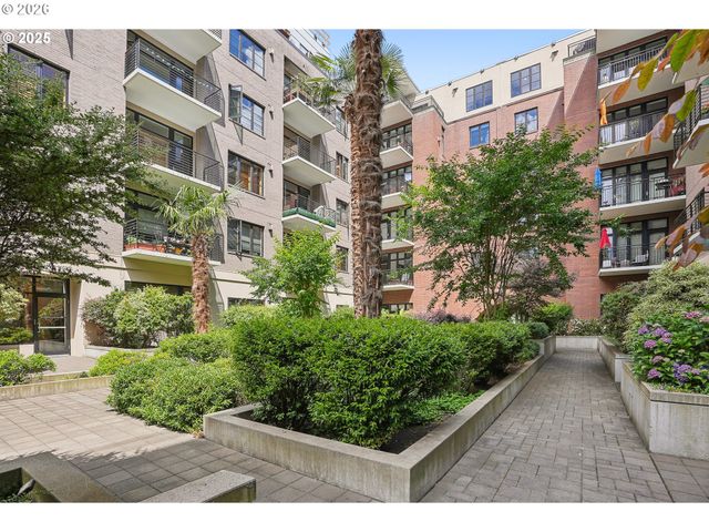 726 Nw 11TH Ave 204, Portland, OR 97209
