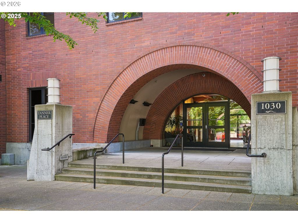 726 Nw 11TH Ave 204, Portland, OR 97209