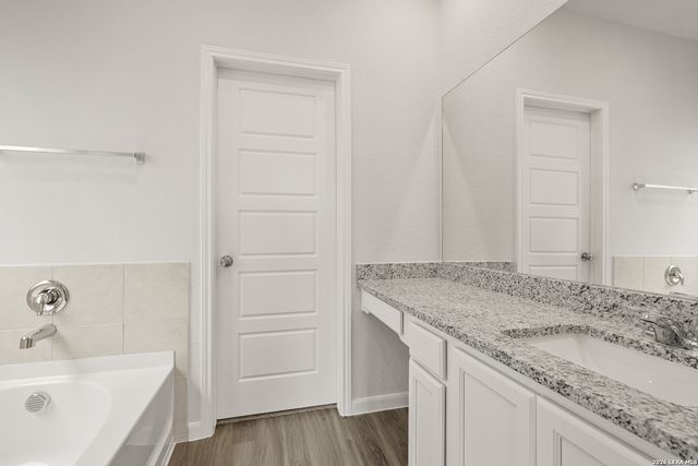 8542 Catnip Pass, Elmendorf, TX 78112