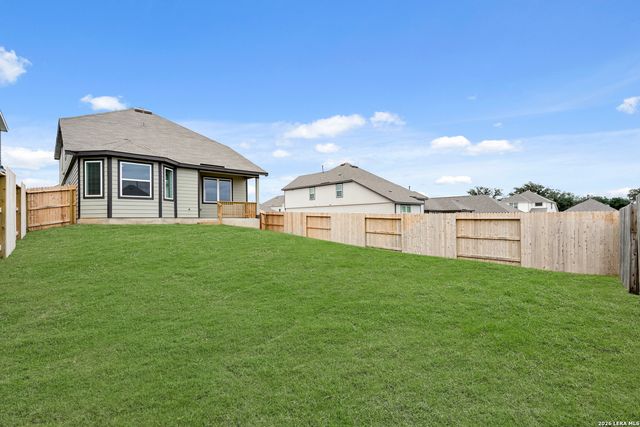8542 Catnip Pass, Elmendorf, TX 78112