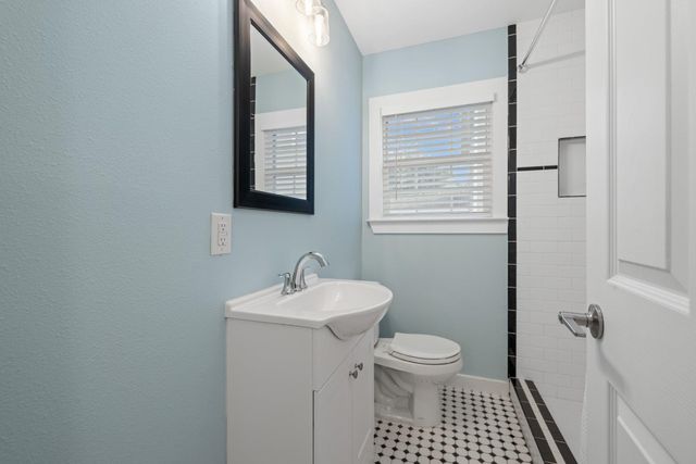 6007 Fairway ST A, Austin, TX 78741