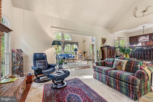 1812 CROSSPOINTE DR, Annapolis, MD 21401