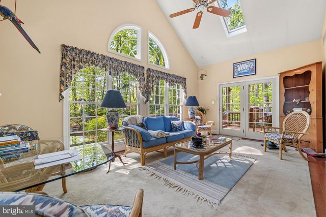 1812 CROSSPOINTE DR, Annapolis, MD 21401