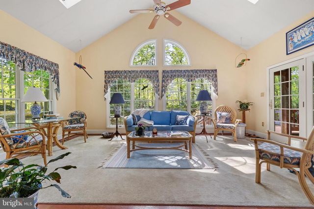 1812 CROSSPOINTE DR, Annapolis, MD 21401