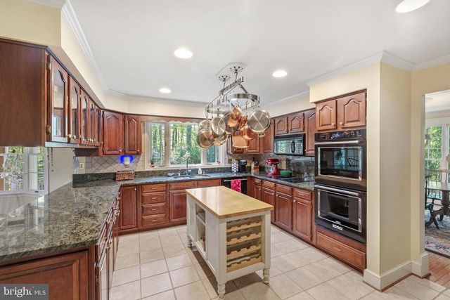1812 CROSSPOINTE DR, Annapolis, MD 21401