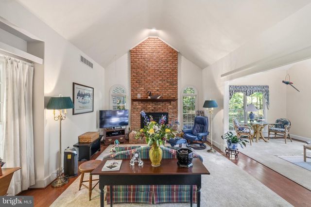 1812 CROSSPOINTE DR, Annapolis, MD 21401