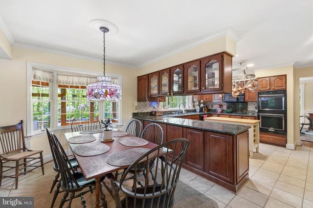 1812 CROSSPOINTE DR, Annapolis, MD 21401