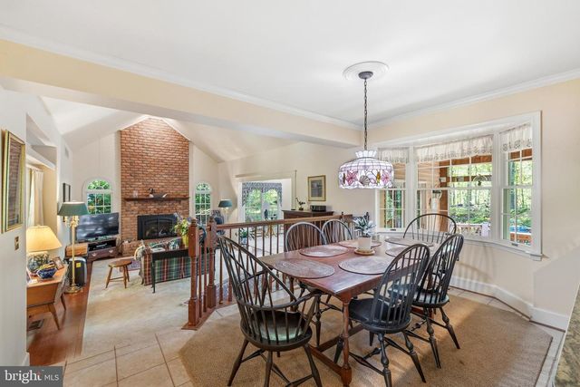 1812 CROSSPOINTE DR, Annapolis, MD 21401