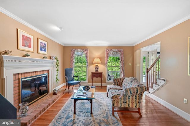 1812 CROSSPOINTE DR, Annapolis, MD 21401