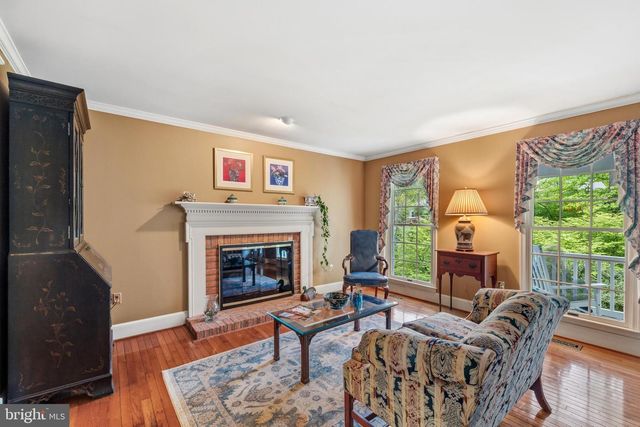 1812 CROSSPOINTE DR, Annapolis, MD 21401