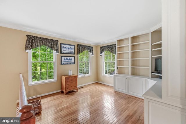 1812 CROSSPOINTE DR, Annapolis, MD 21401