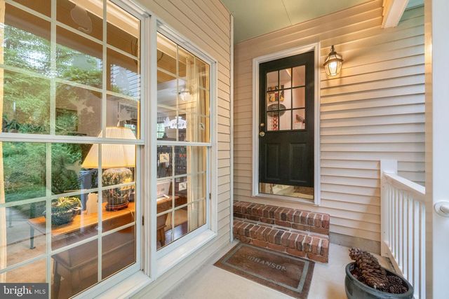 1812 CROSSPOINTE DR, Annapolis, MD 21401