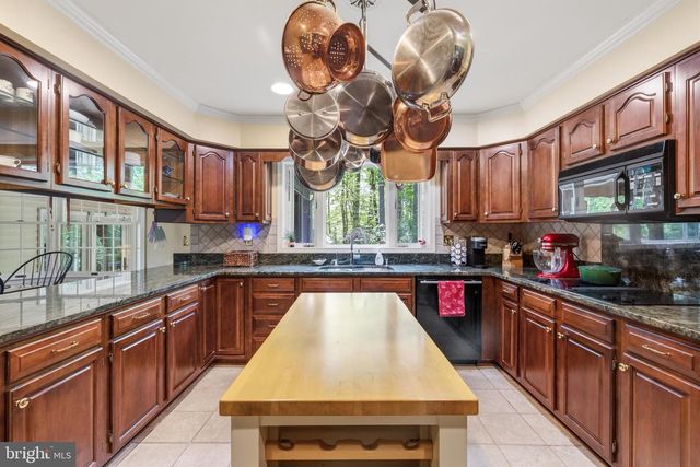1812 CROSSPOINTE DR, Annapolis, MD 21401