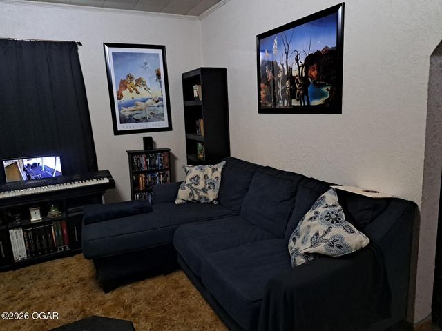 332 S Pennsylvania Avenue, Webb City, MO 64870