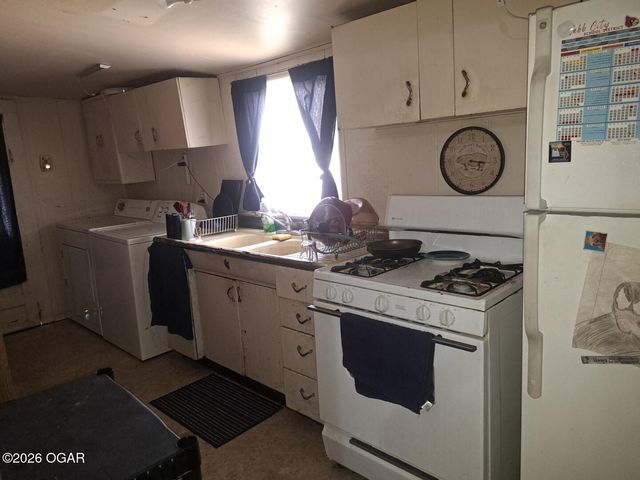 332 S Pennsylvania Avenue, Webb City, MO 64870