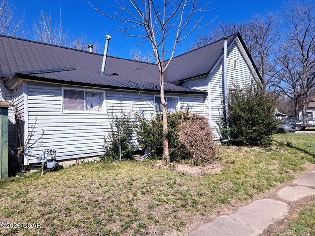 332 S Pennsylvania Avenue, Webb City, MO 64870