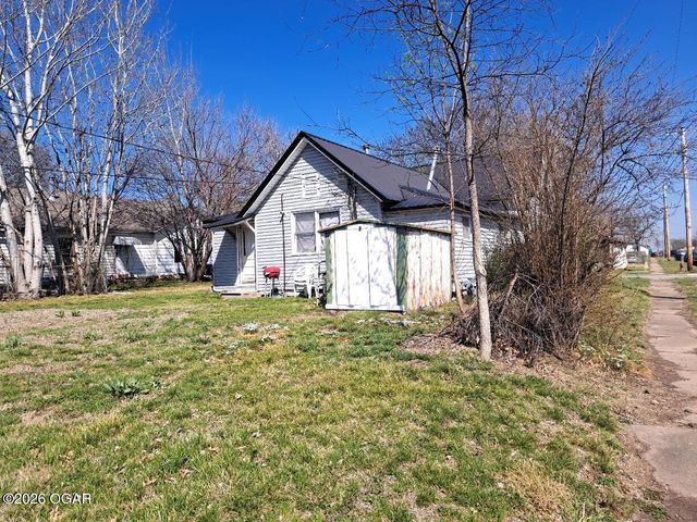 332 S Pennsylvania Avenue, Webb City, MO 64870