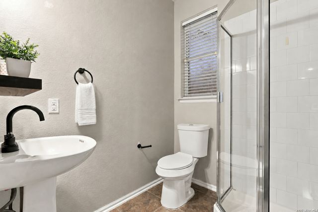10106 RAMBLIN RIVER RD, San Antonio, TX 78251