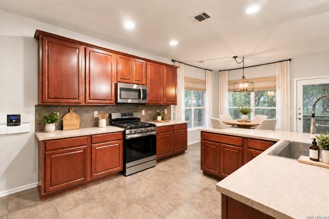 10106 RAMBLIN RIVER RD, San Antonio, TX 78251