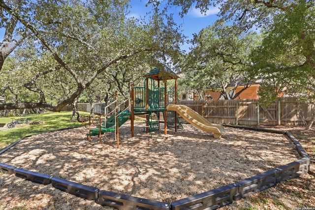 10106 RAMBLIN RIVER RD, San Antonio, TX 78251