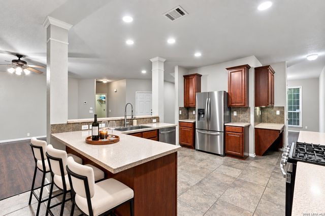 10106 RAMBLIN RIVER RD, San Antonio, TX 78251