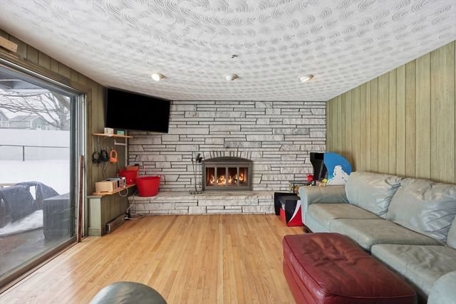 14 Emmons St, Milford, MA 01757