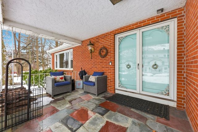 14 Emmons St, Milford, MA 01757