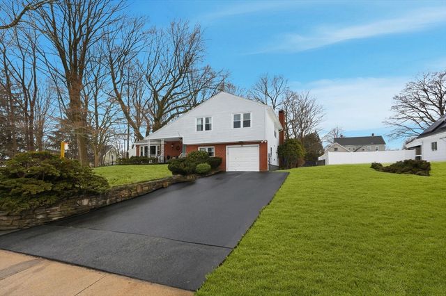 14 Emmons St, Milford, MA 01757