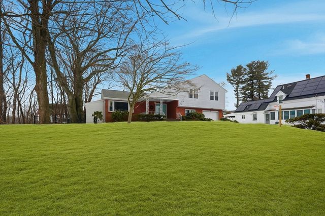 14 Emmons St, Milford, MA 01757