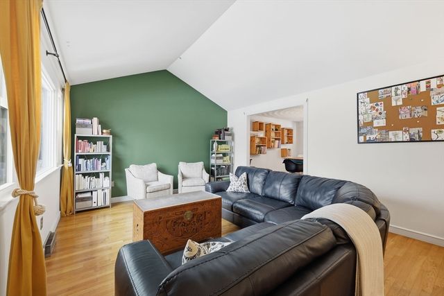 14 Emmons St, Milford, MA 01757