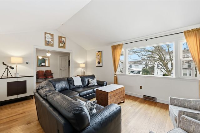 14 Emmons St, Milford, MA 01757