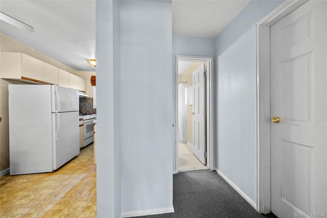 234 Edmunton Drive J12, North Babylon, NY 11703