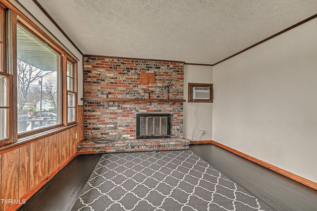 169 Denton Lane, Bristol, VA 24201