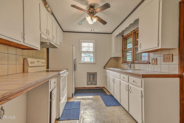 169 Denton Lane, Bristol, VA 24201